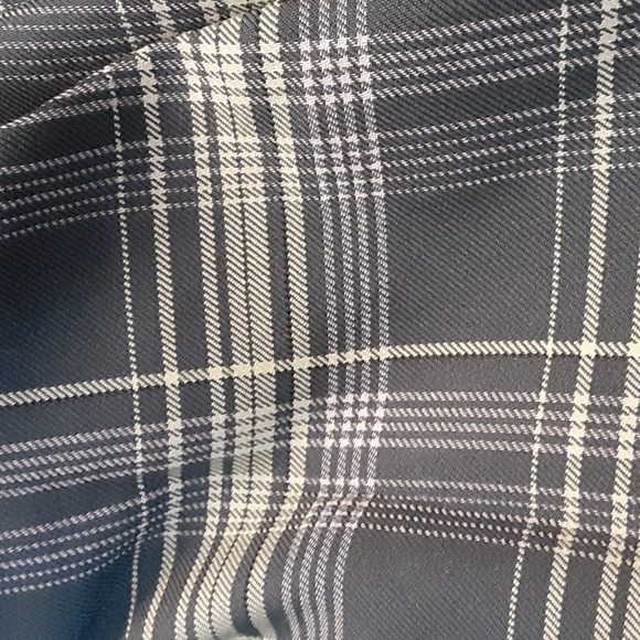 Green Tartan Pattern Skirt - Picture 9 of 10